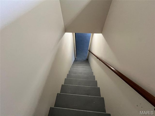 5150 Wallingford Drive, St Louis, MO 63121