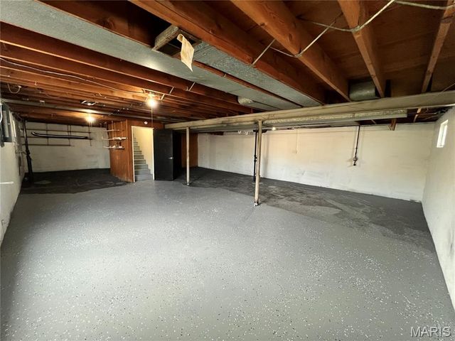 5150 Wallingford Drive, St Louis, MO 63121