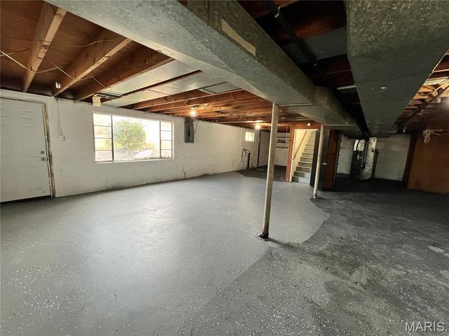 5150 Wallingford Drive, St Louis, MO 63121