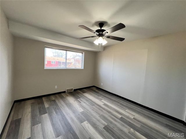 5150 Wallingford Drive, St Louis, MO 63121