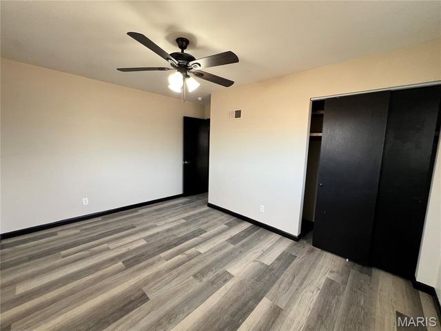 5150 Wallingford Drive, St Louis, MO 63121