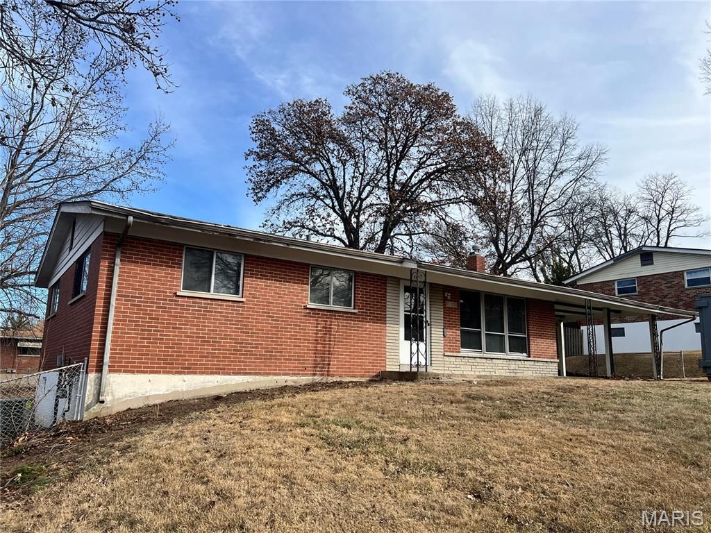 5150 Wallingford Drive, St Louis, MO 63121