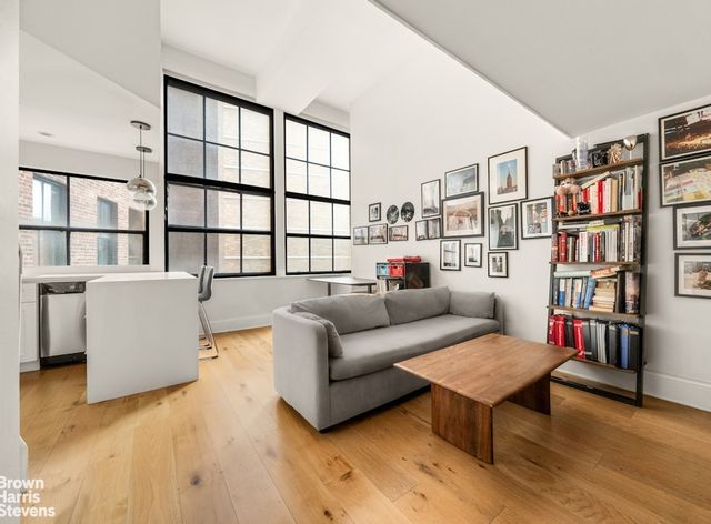 111 4th Ave Apt 3A, New York City, NY 10003