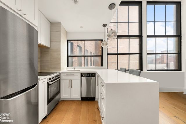 111 4th Ave Apt 3A, New York City, NY 10003