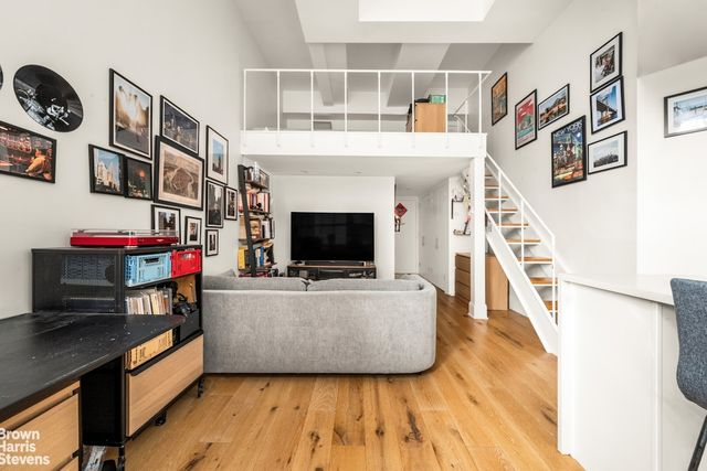 111 4th Ave Apt 3A, New York City, NY 10003