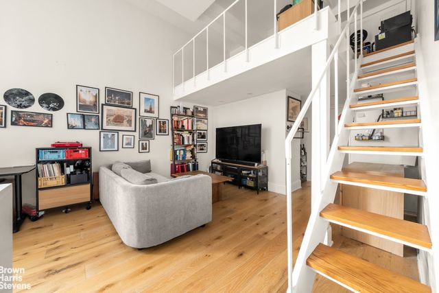 111 4th Ave Apt 3A, New York City, NY 10003