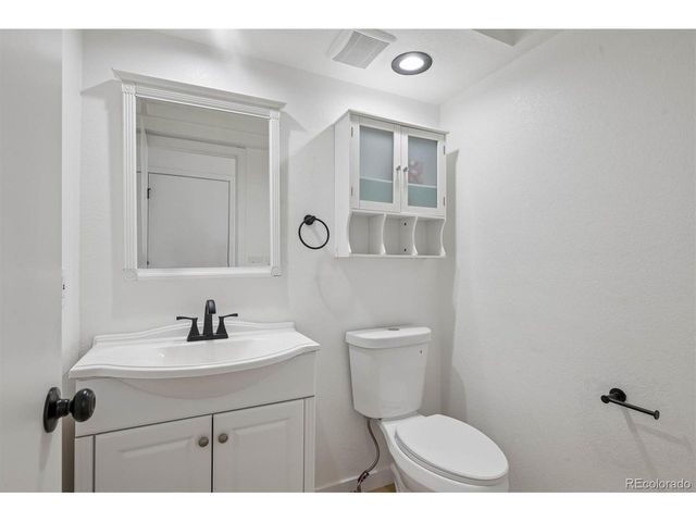 1156 S Rifle Cir, Aurora, CO 80017