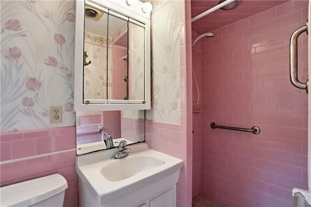 14 Cardinal Road, Cranston, RI 02921