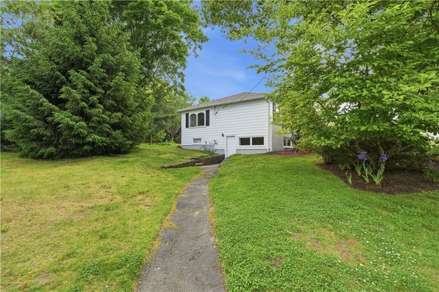 14 Cardinal Road, Cranston, RI 02921