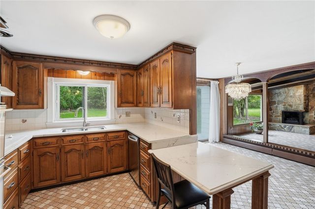 14 Cardinal Road, Cranston, RI 02921
