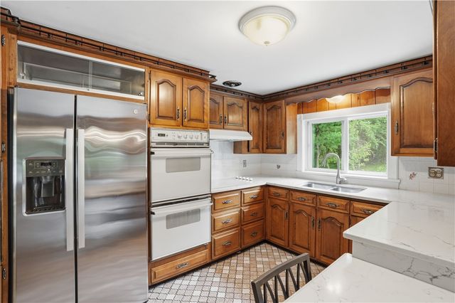 14 Cardinal Road, Cranston, RI 02921