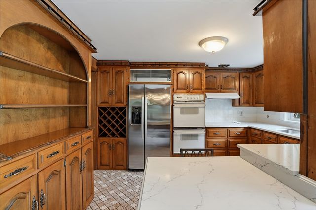 14 Cardinal Road, Cranston, RI 02921