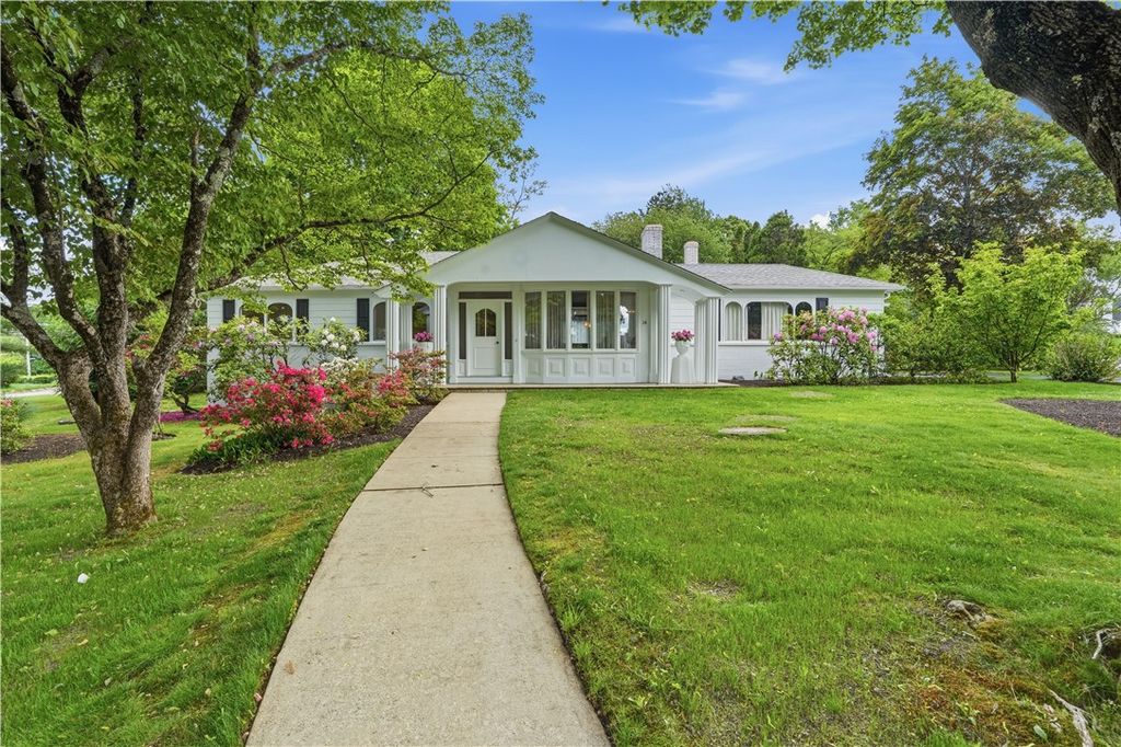 14 Cardinal Road, Cranston, RI 02921