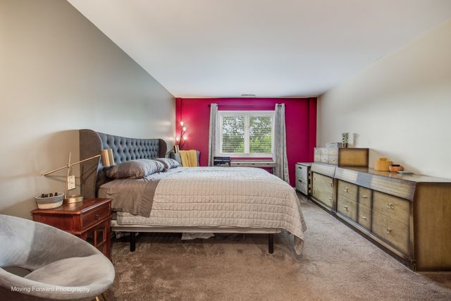 40 S Main Street 2C, Glen Ellyn, IL 60137