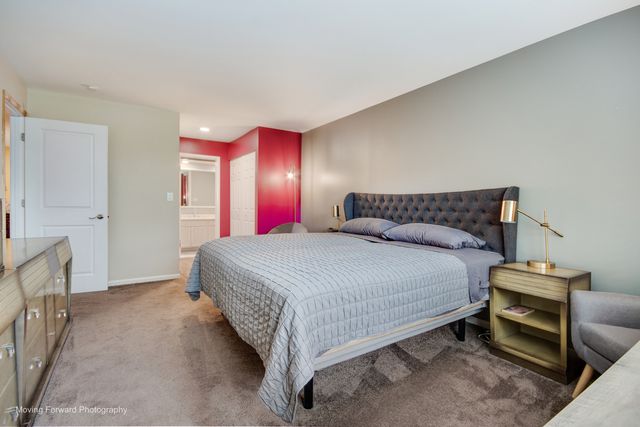 40 S Main Street 2C, Glen Ellyn, IL 60137