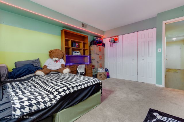 40 S Main Street 2C, Glen Ellyn, IL 60137