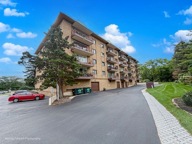 40 S Main Street 2C, Glen Ellyn, IL 60137