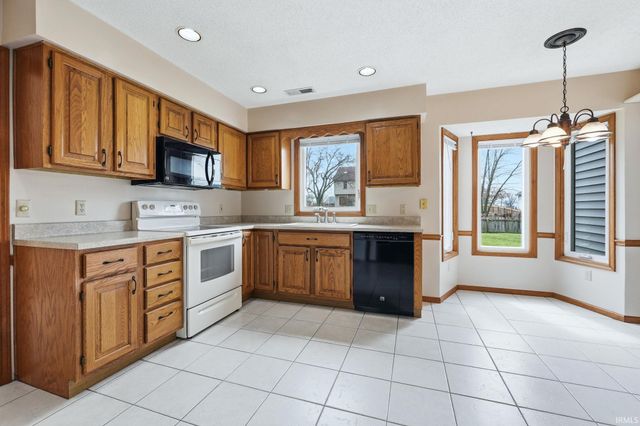 3936 Sugarhill Run, New Haven, IN 46774