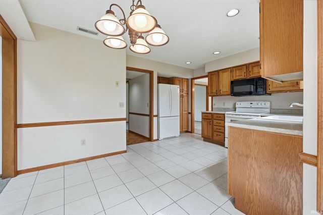 3936 Sugarhill Run, New Haven, IN 46774