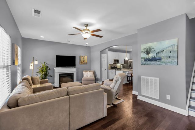 1715 Old Drakes Creek Rd, Hendersonville, TN 37075