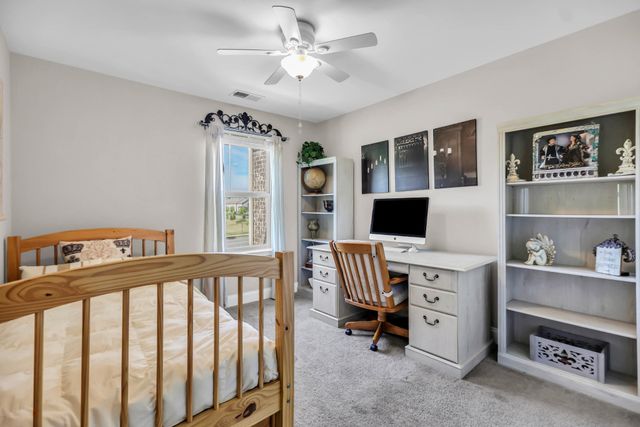 1715 Old Drakes Creek Rd, Hendersonville, TN 37075