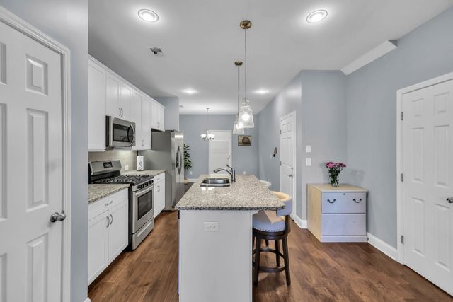 1715 Old Drakes Creek Rd, Hendersonville, TN 37075