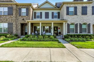 1715 Old Drakes Creek Rd, Hendersonville, TN 37075