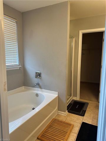 828 jennifer Lane, High Point, NC 27265