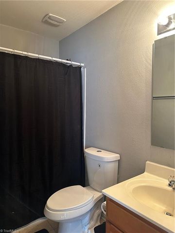 828 jennifer Lane, High Point, NC 27265