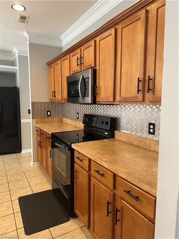 828 jennifer Lane, High Point, NC 27265