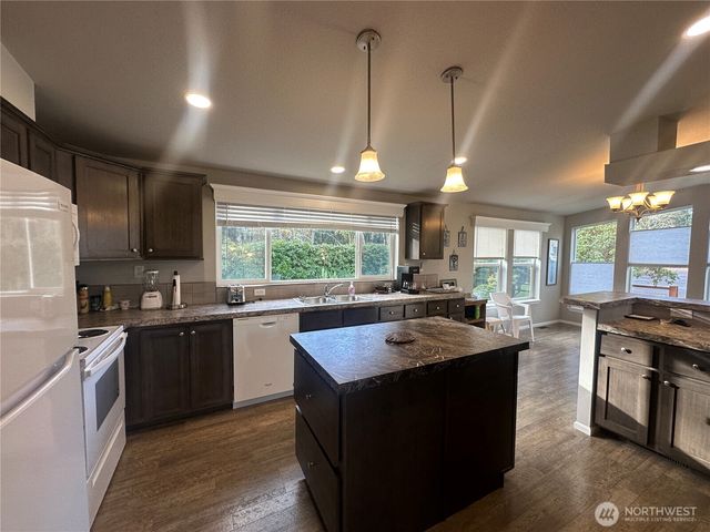 32110 T Pl, Ocean Park, WA 98640