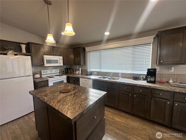 32110 T Pl, Ocean Park, WA 98640