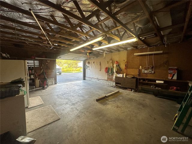 32110 T Pl, Ocean Park, WA 98640