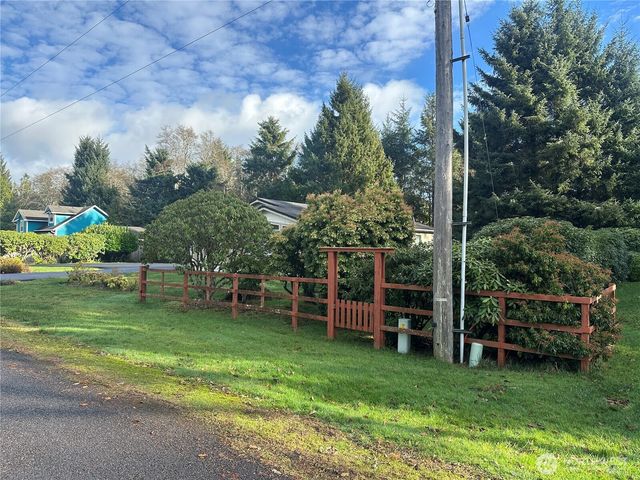 32110 T Pl, Ocean Park, WA 98640