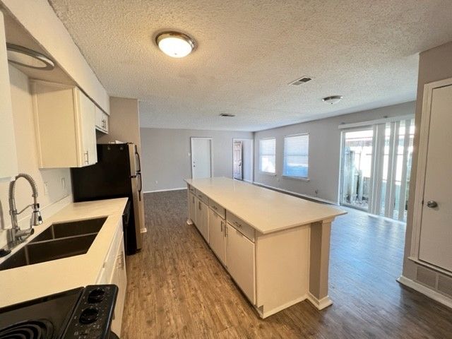 8928 Greenmound Avenue, Dallas, TX 75227