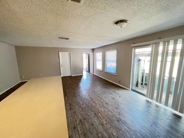 8928 Greenmound Avenue, Dallas, TX 75227