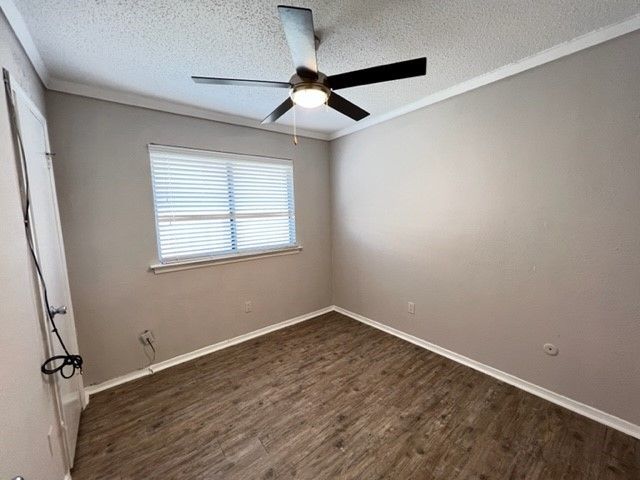 8928 Greenmound Avenue, Dallas, TX 75227