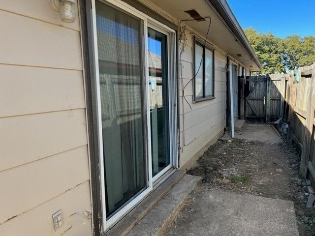 8928 Greenmound Avenue, Dallas, TX 75227