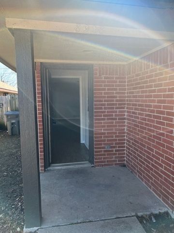 8928 Greenmound Avenue, Dallas, TX 75227