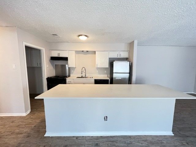 8928 Greenmound Avenue, Dallas, TX 75227