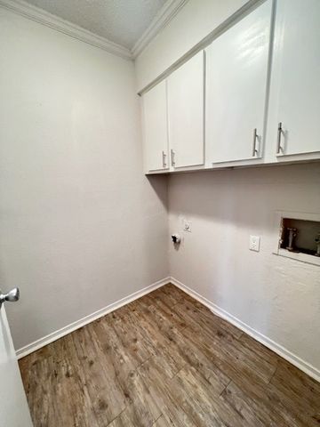 8928 Greenmound Avenue, Dallas, TX 75227