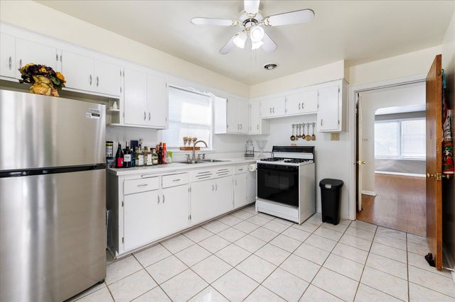 1815 N 22nd Avenue, Melrose Park, IL 60160