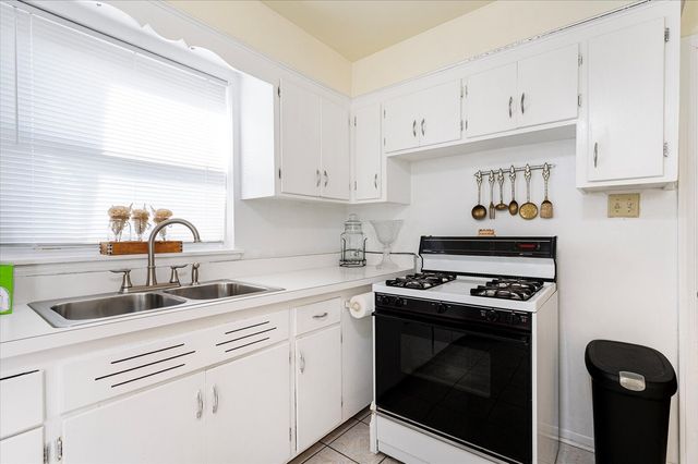 1815 N 22nd Avenue, Melrose Park, IL 60160