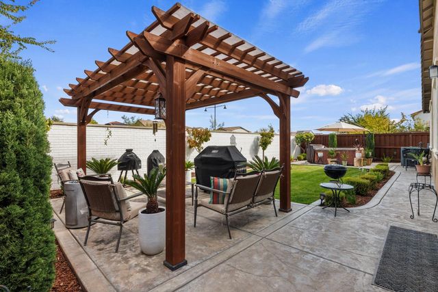 1775 Water Lily Ct, Lathrop, CA 95330