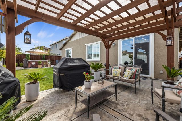 1775 Water Lily Ct, Lathrop, CA 95330