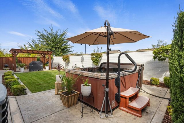 1775 Water Lily Ct, Lathrop, CA 95330