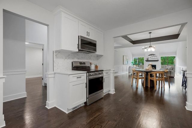 4309 W 112th Terrace, Leawood, KS 66211