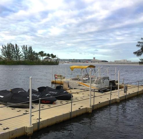 5091 NW 7th St 703, Miami, FL 33126