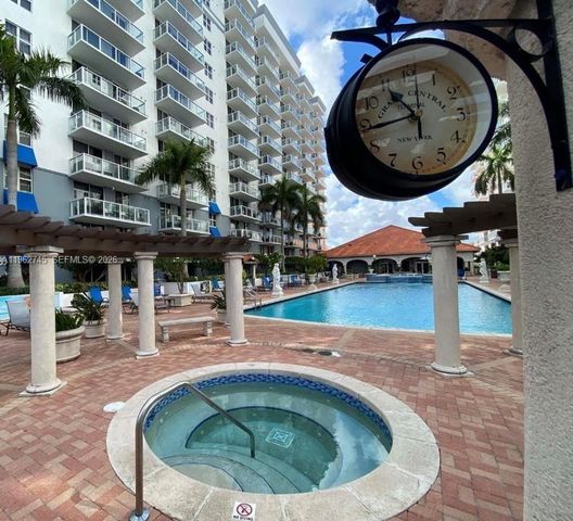 5091 NW 7th St 703, Miami, FL 33126