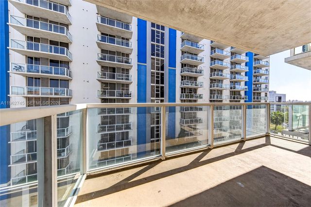 5091 NW 7th St 703, Miami, FL 33126